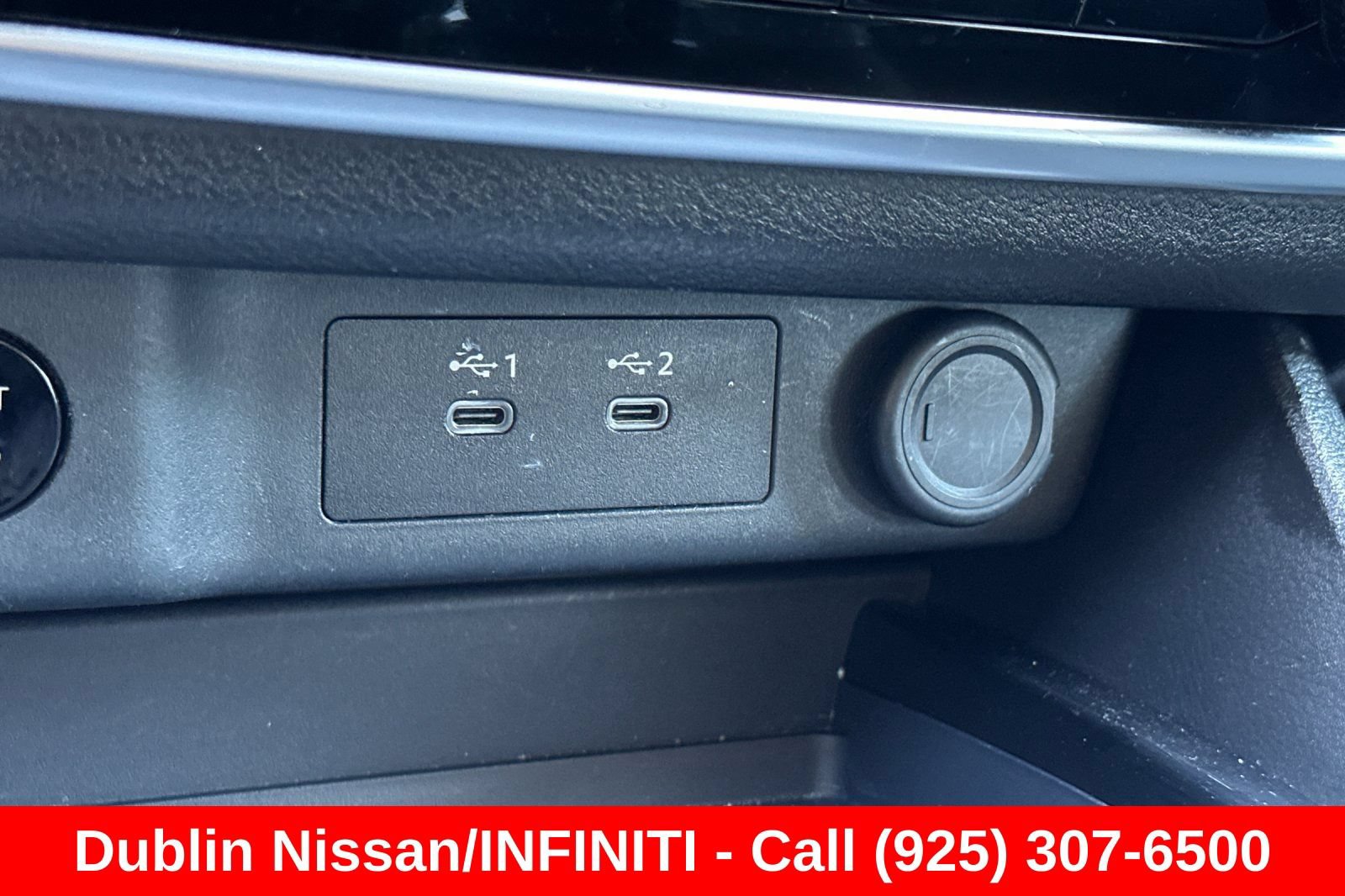Used 2024 Nissan Rogue S FWD image 32