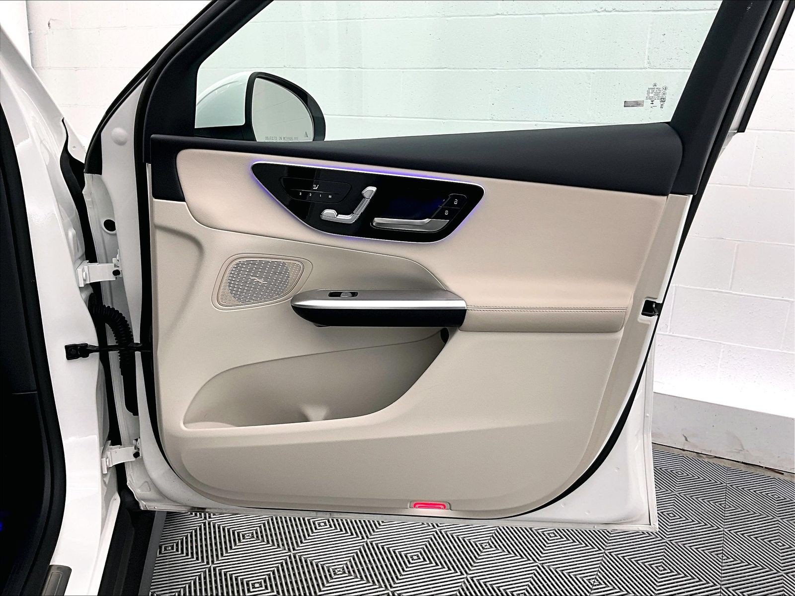 Certified 2025 Mercedes-Benz GLC 350e 4MATIC image 25