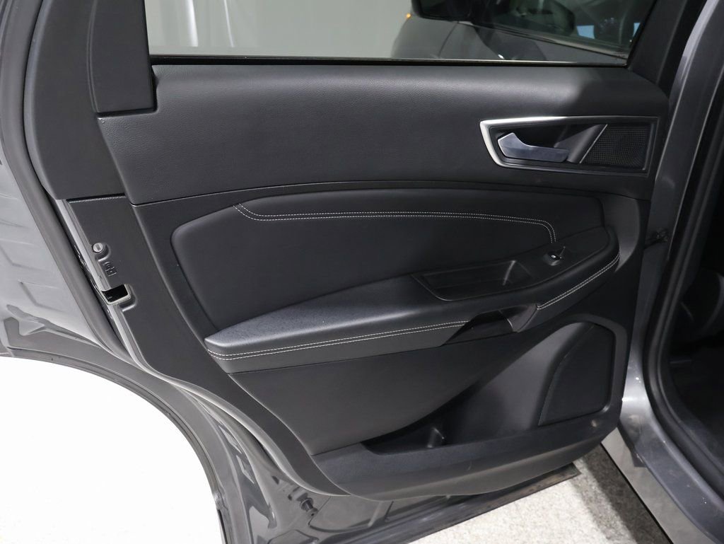 Used 2024 Ford Edge Titanium image 19