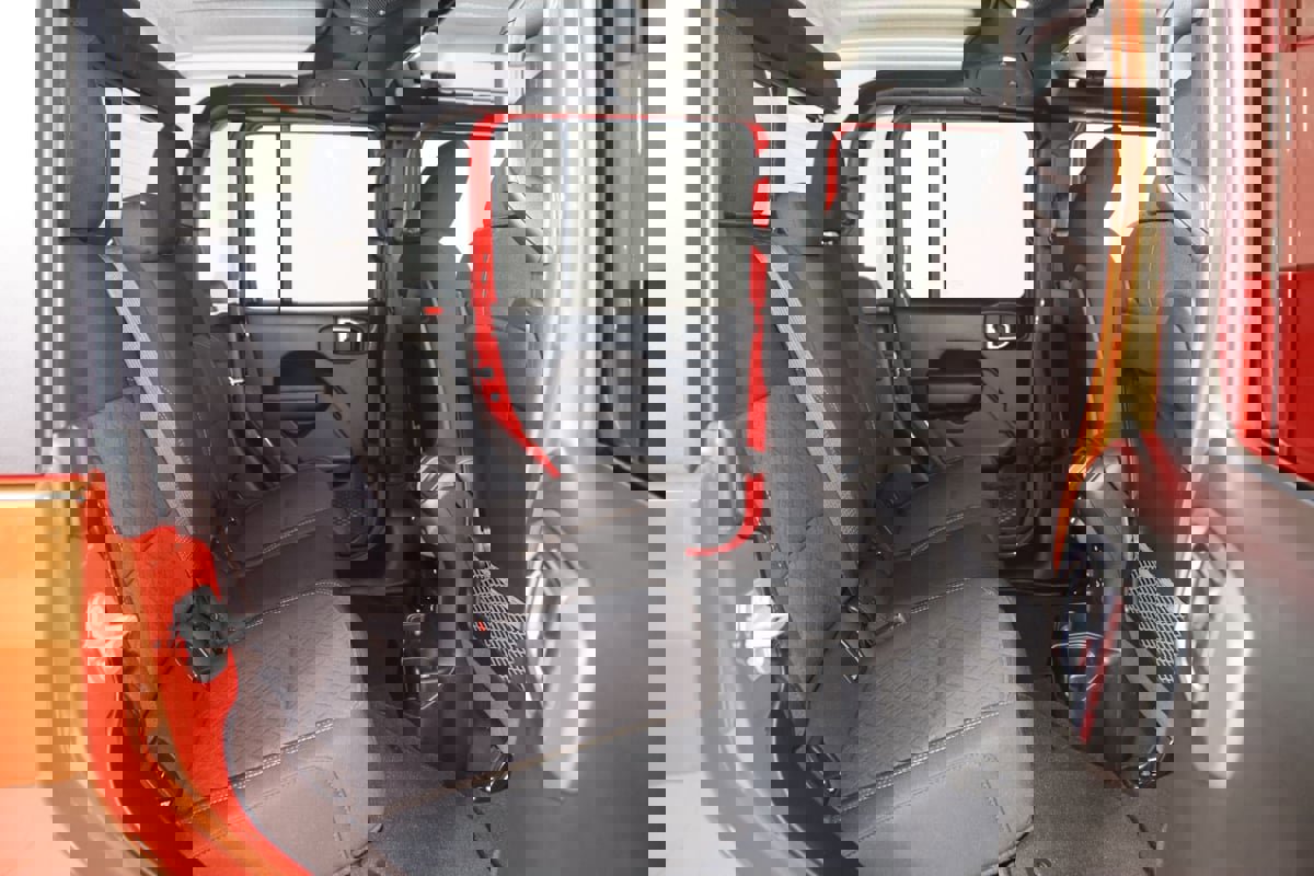 Used 2025 Jeep Gladiator Mojave image 13