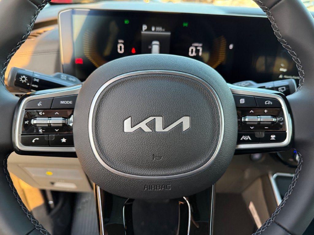 New 2026 Kia Carnival FWD image 22