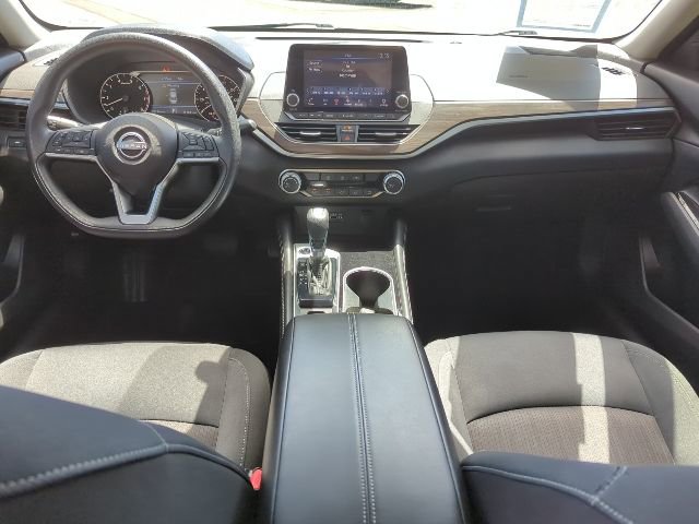Used 2023 Nissan Altima 2.5 SV AWD/4WD image 7