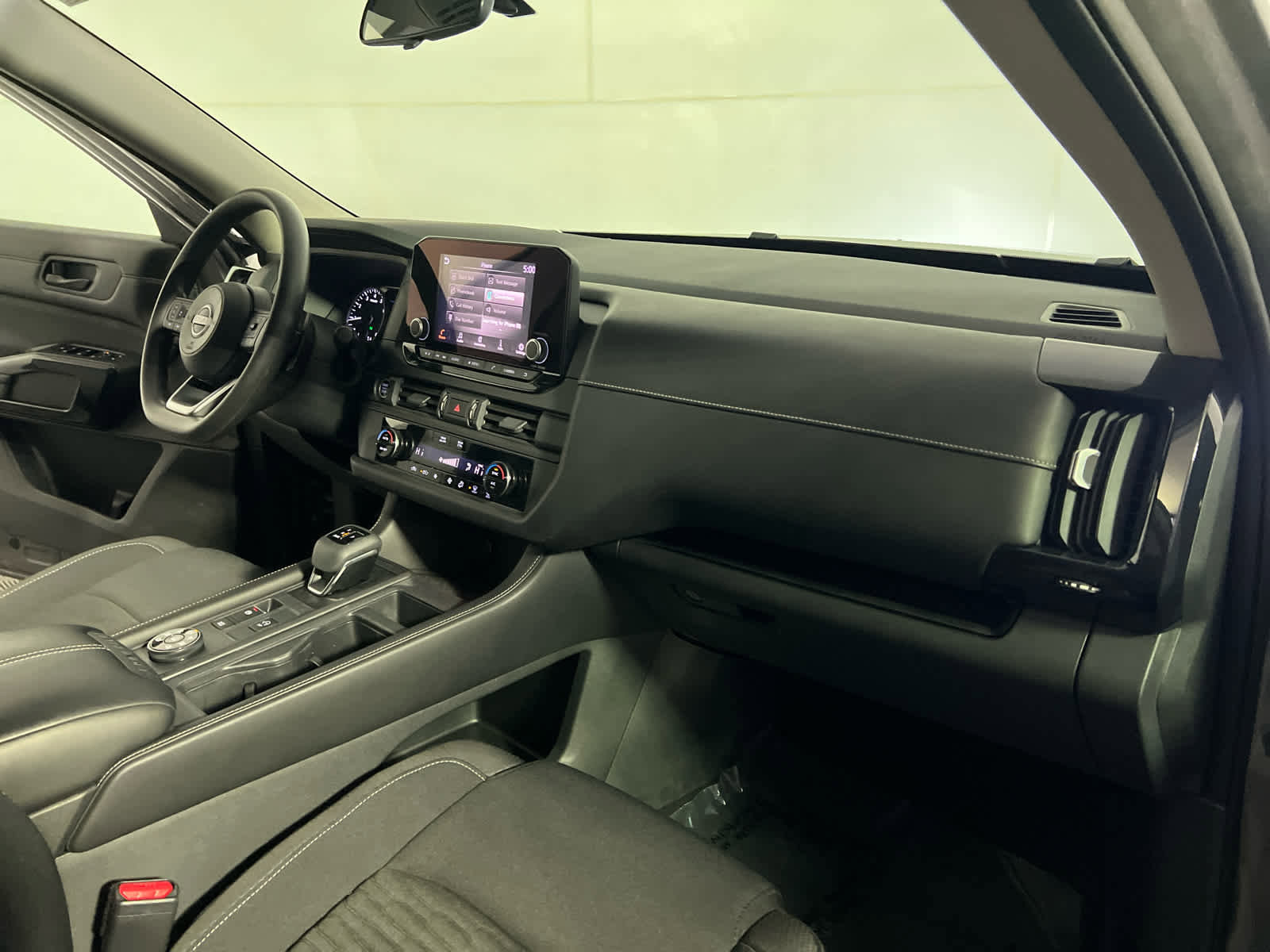 Used 2023 Nissan Pathfinder S image 22