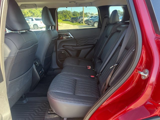 Used 2025 Mitsubishi Outlander SEL FWD image 13