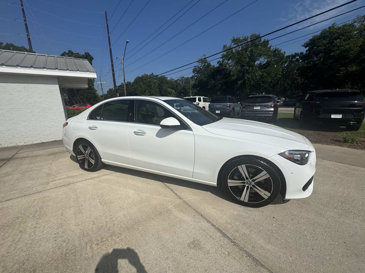 Used 2025 Mercedes-Benz C 300 Sedan image 4