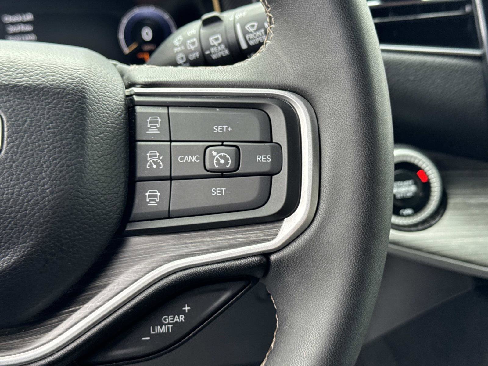 Used 2024 Jeep Wagoneer Series III image 8