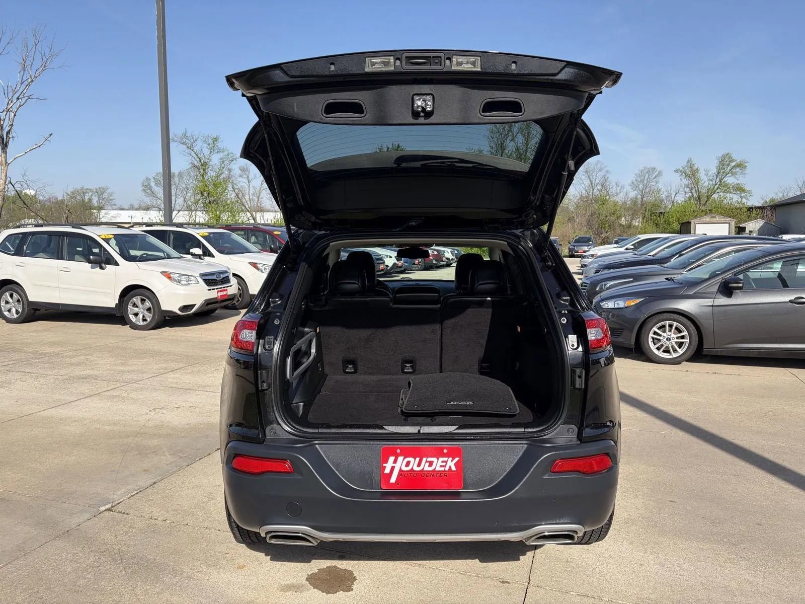Used 2016 Jeep Cherokee Limited image 22