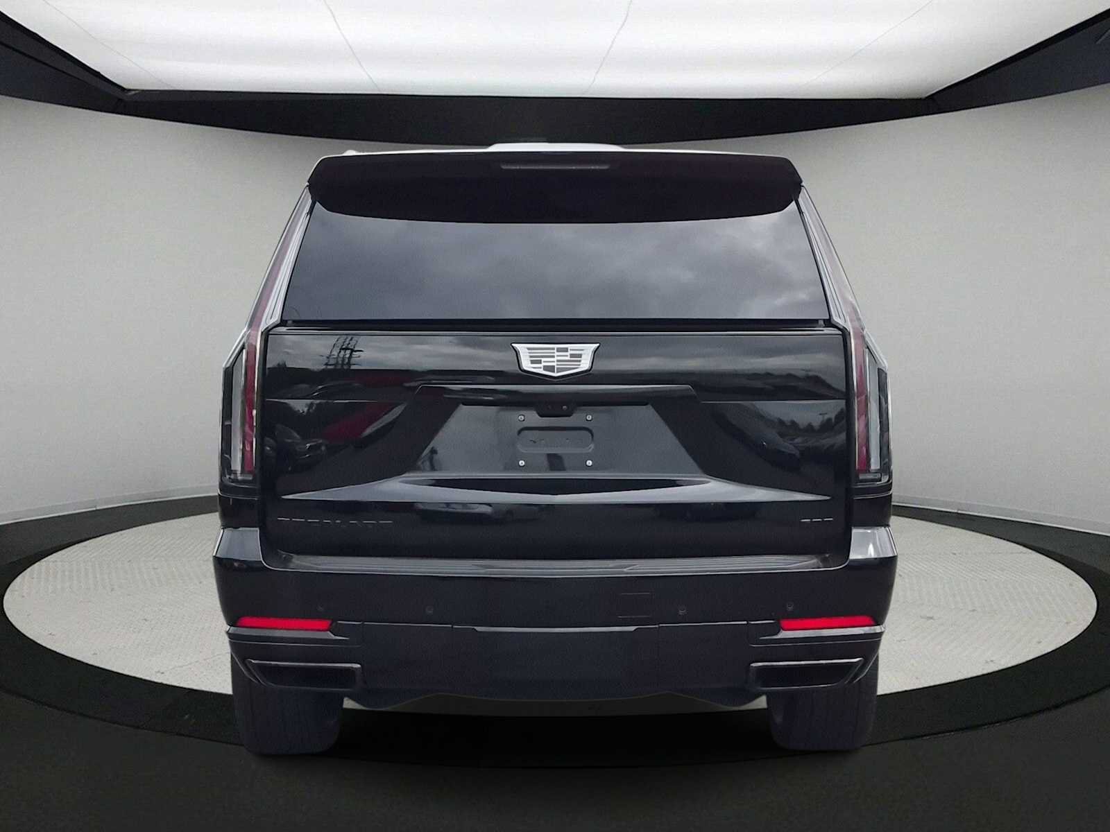 Used 2025 Cadillac Escalade Sport Platinum w/ LPO, ONYX Package AWD/4WD image 7