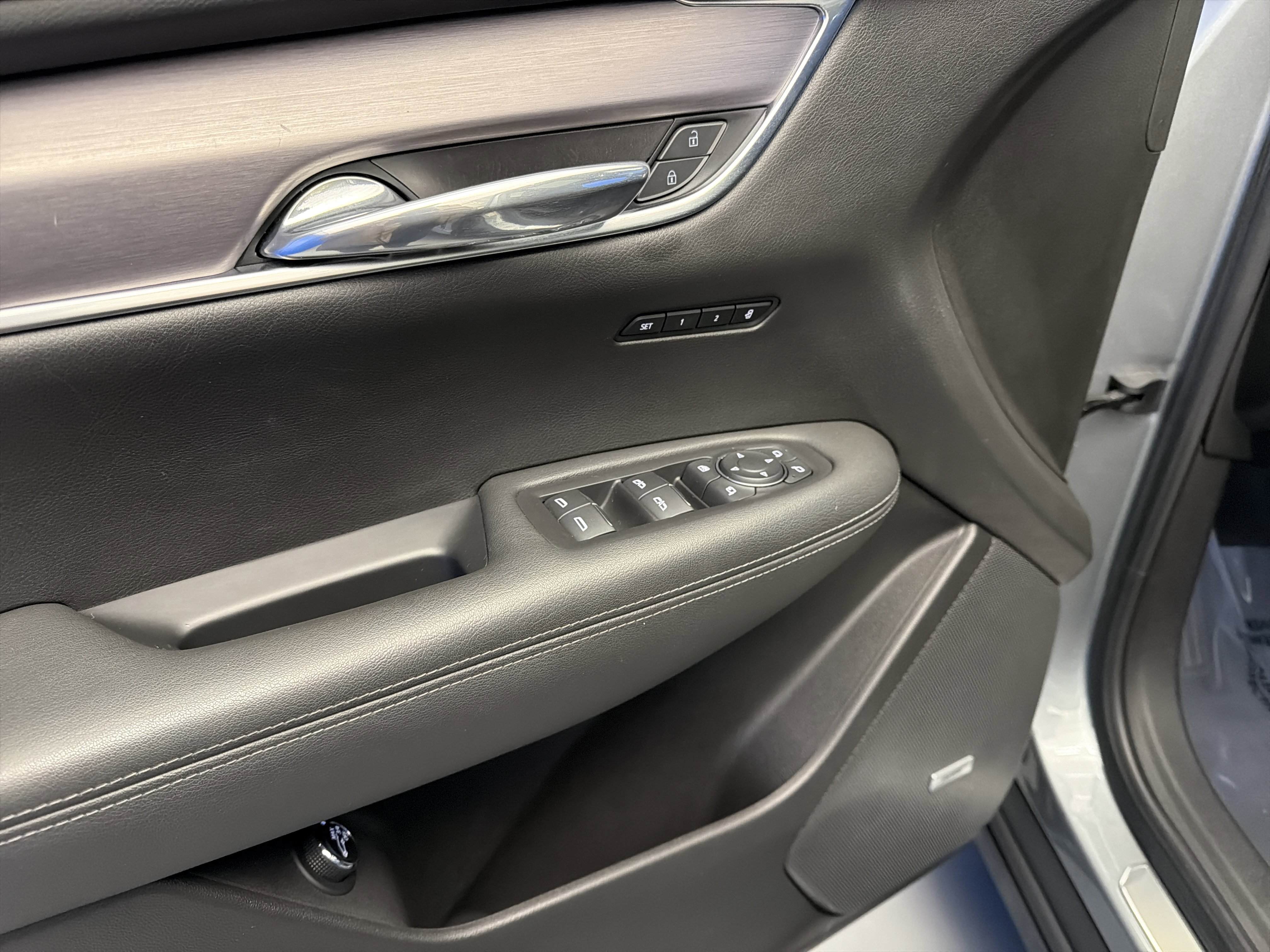 Used 2023 Cadillac XT6 Luxury image 11