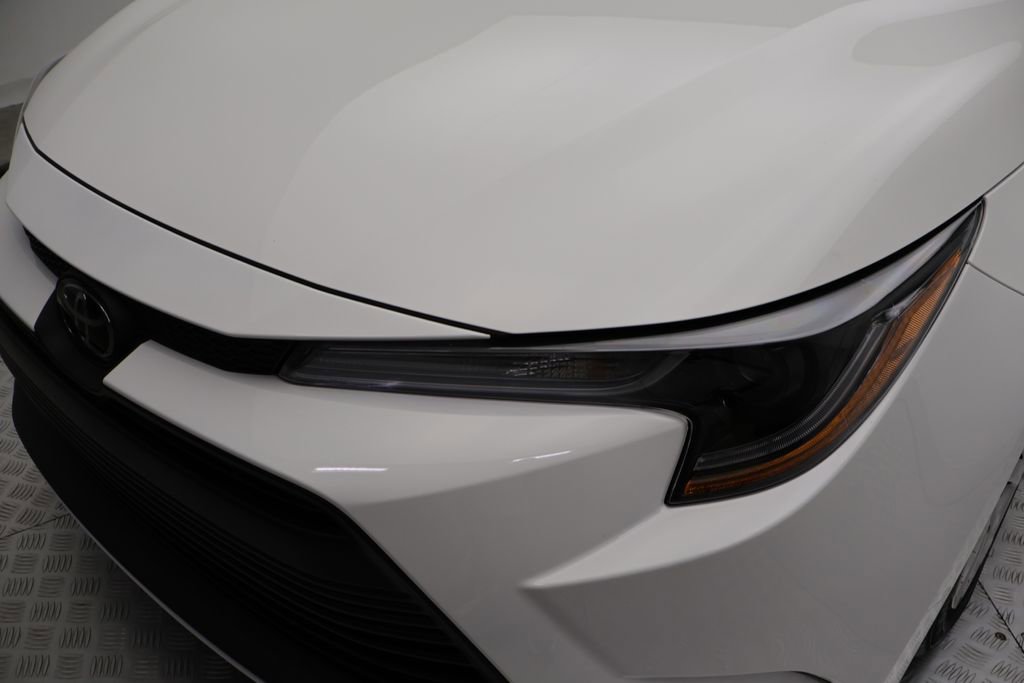 Certified 2025 Toyota Corolla LE image 3