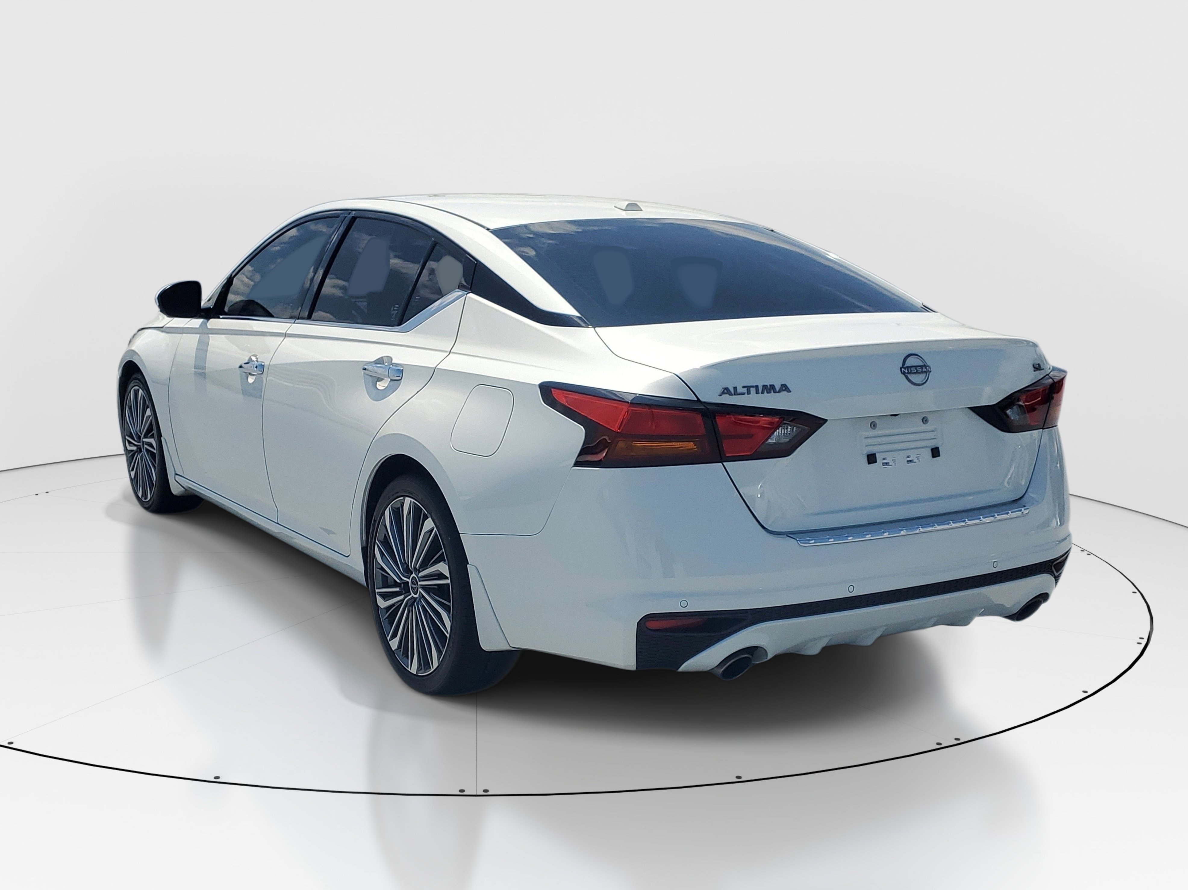 Used 2023 Nissan Altima 2.5 SL FWD image 5
