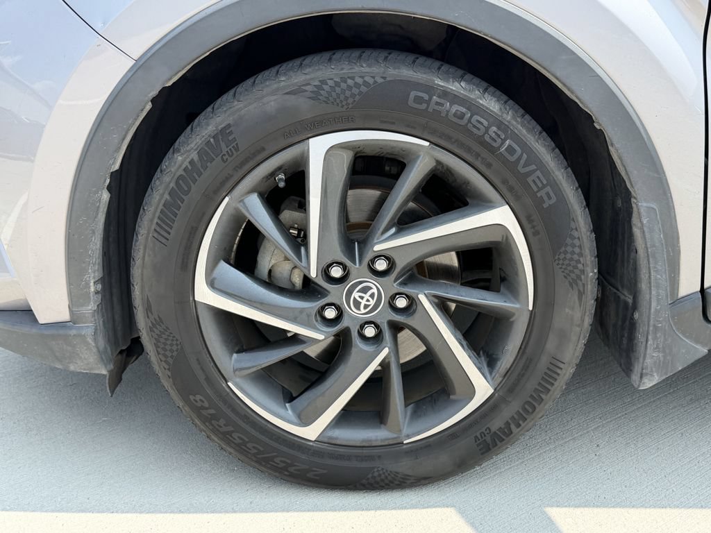 Used 2020 Toyota C-HR Limited FWD image 9