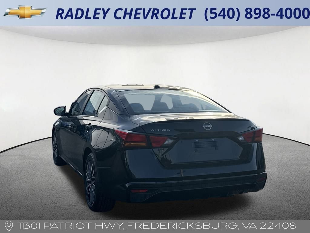 Used 2023 Nissan Altima 2.5 SV image 3