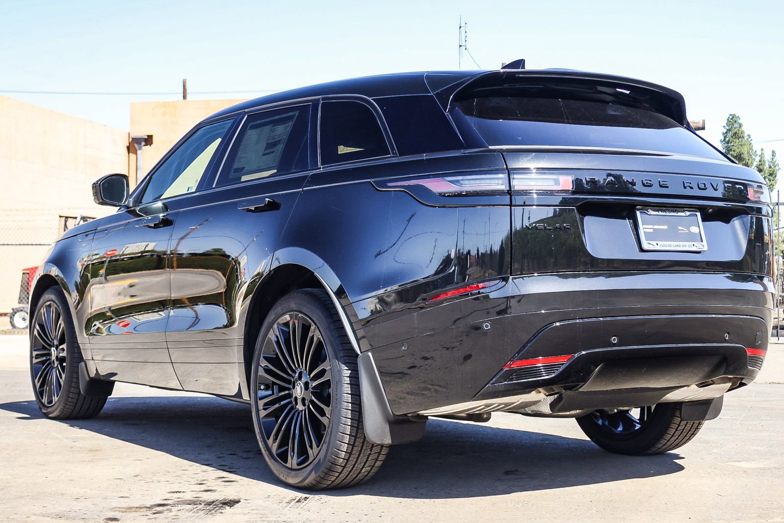 New 2026 Land Rover Range Rover Velar Dynamic SE image 7