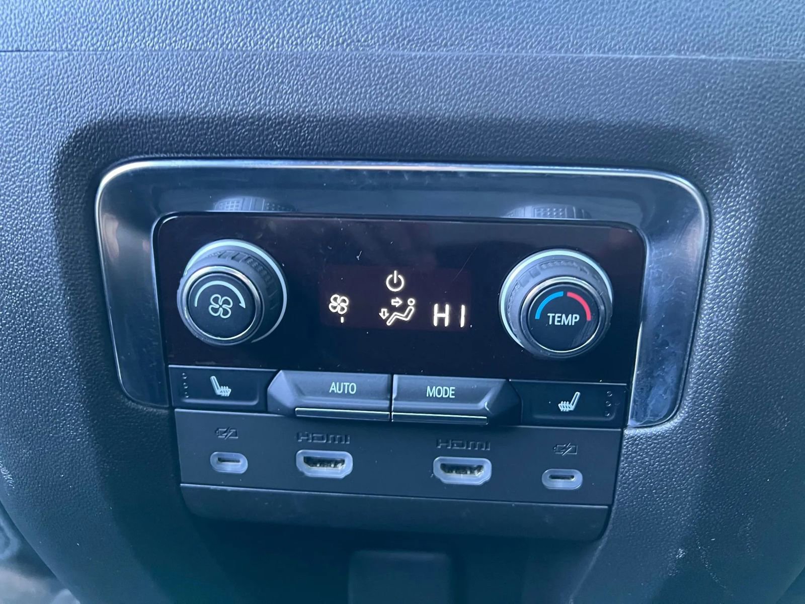 Used 2023 Chevrolet Tahoe High Country AWD/4WD image 14