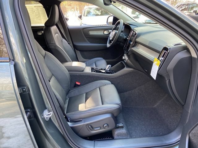 New 2026 Volvo XC40 B5 Ultra w/ Climate Package AWD/4WD image 16