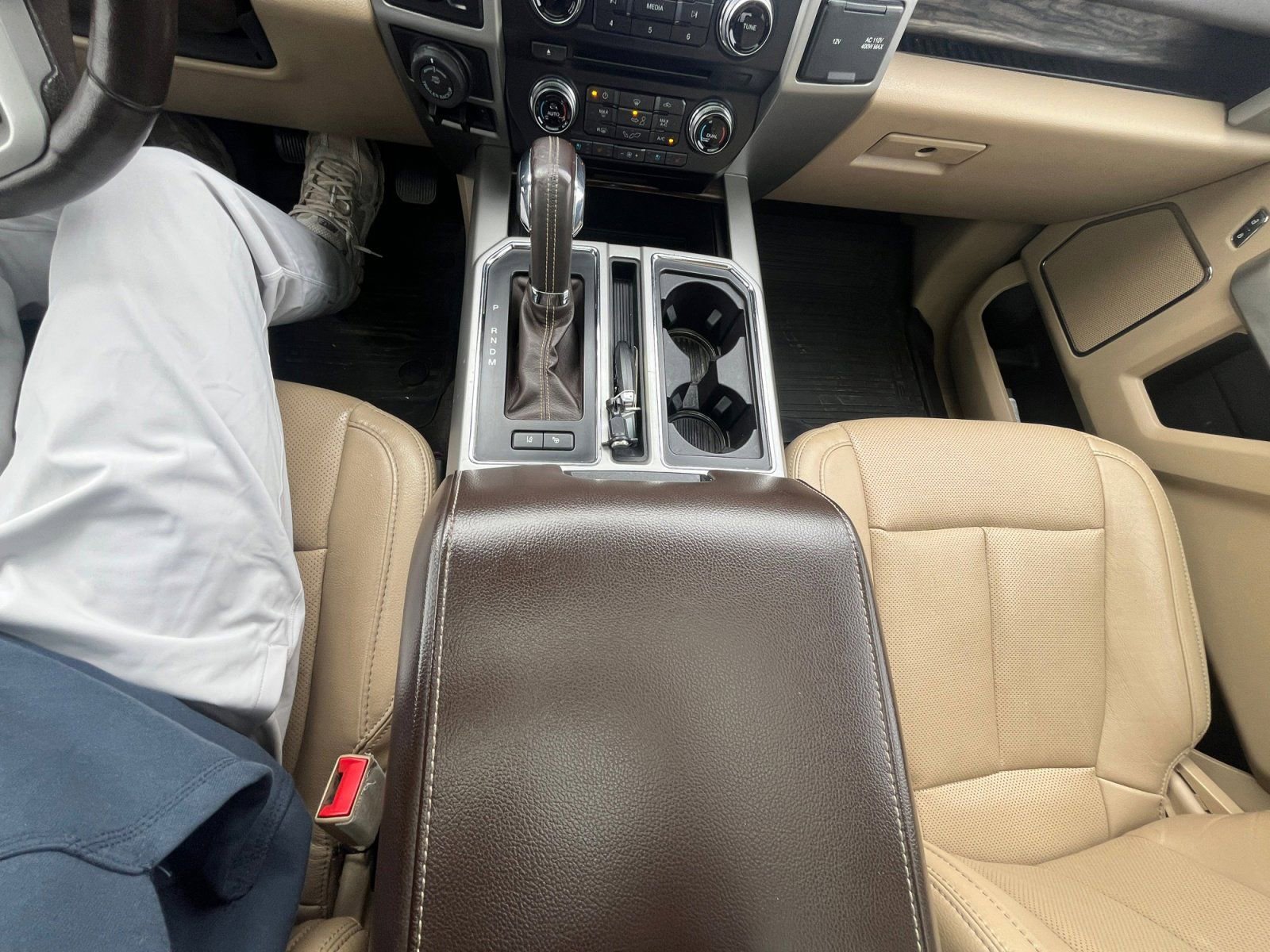 Used 2018 Ford F150 Lariat w/ Equipment Group 502A Luxury image 11