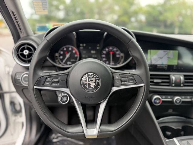 Used 2018 Alfa Romeo Giulia RWD image 16