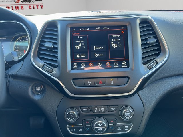 Used 2021 Jeep Cherokee Trailhawk w/ Trailer Tow Group AWD/4WD image 2