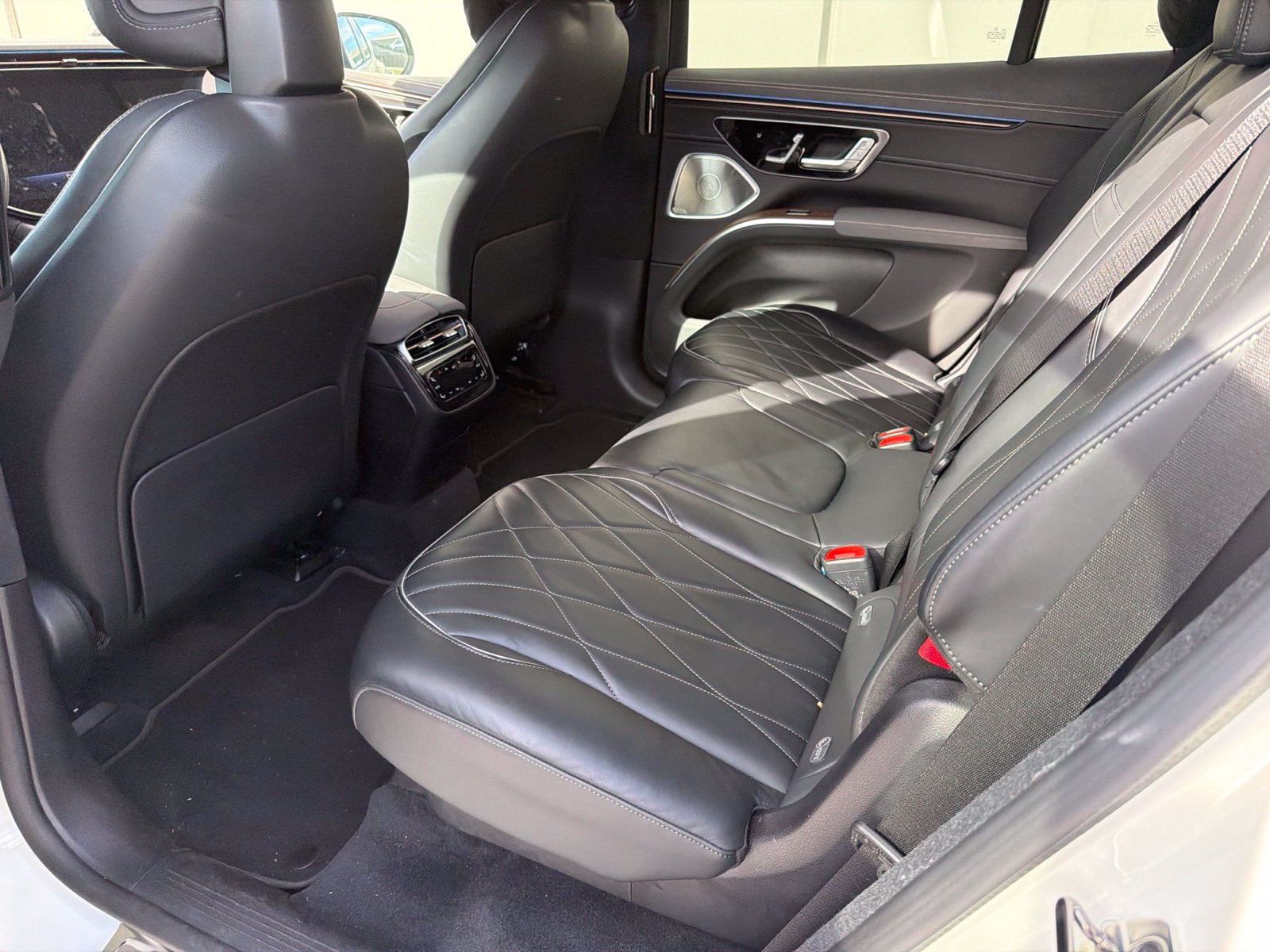 Used 2023 Mercedes-Benz EQS 580 4MATIC SUV image 9