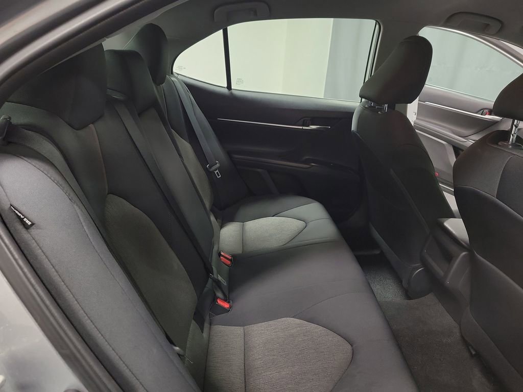 Used 2020 Toyota Camry LE image 19