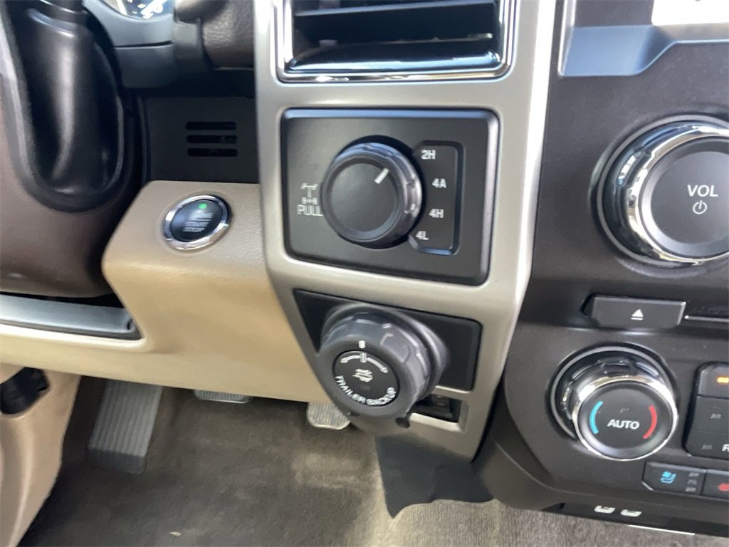Used 2018 Ford F150 Lariat w/ Equipment Group 501A Mid image 26