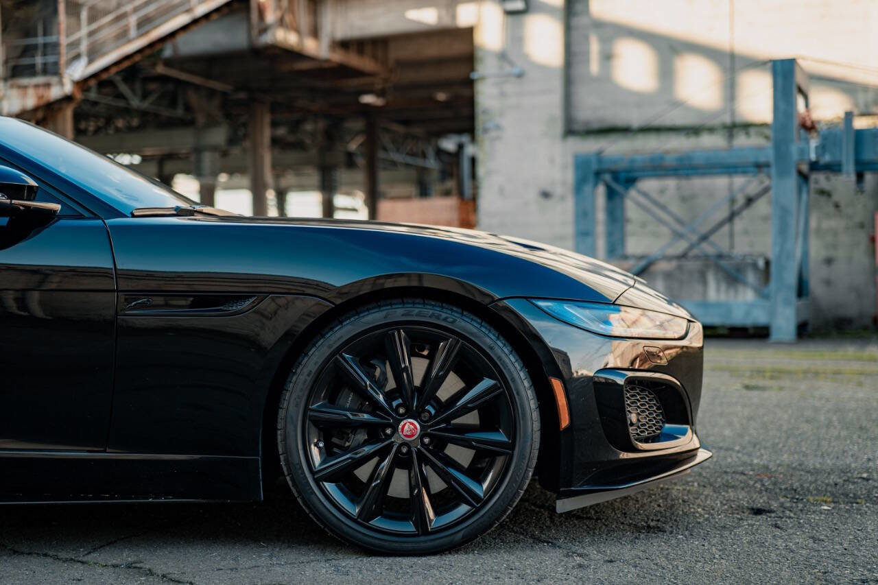 Used 2021 Jaguar F-TYPE R image 39