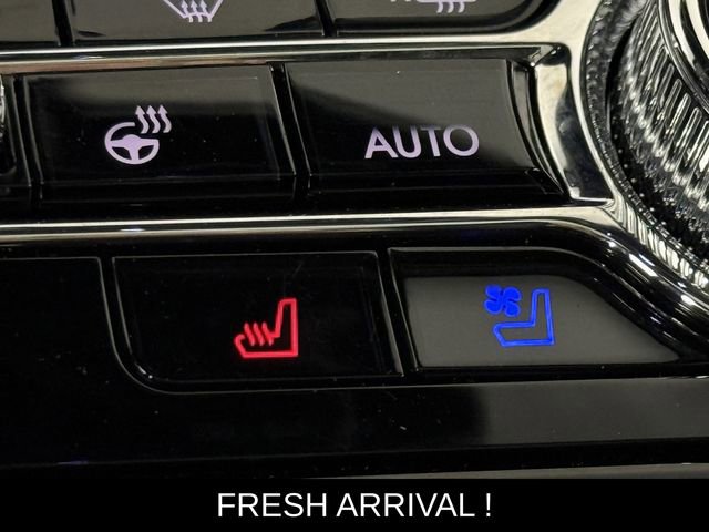 Used 2022 Lincoln Corsair Reserve w/ Equipment Group 201A AWD/4WD image 25