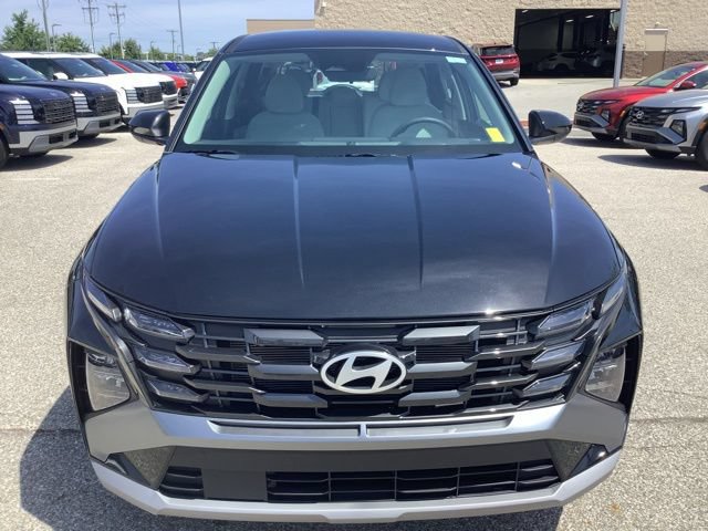 Certified 2025 Hyundai Tucson SE FWD image 2