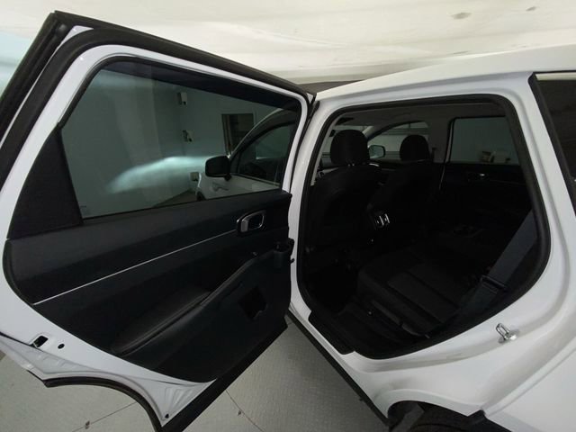 Used 2023 Kia Sorento LX image 21