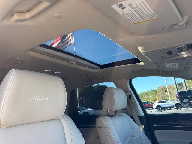 Used 2023 Buick Enclave Avenir image 11