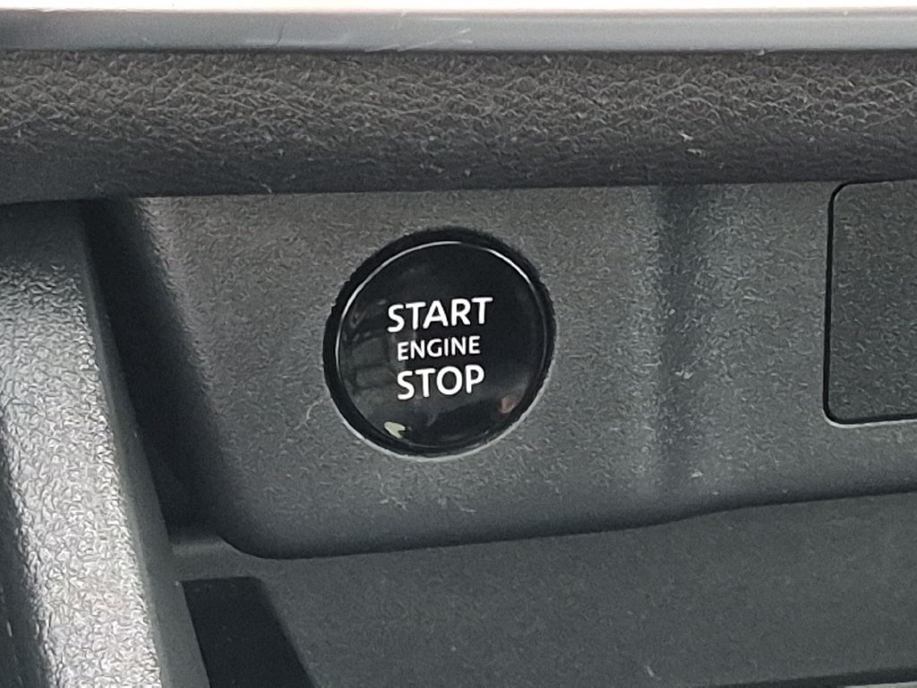 Used 2024 Nissan Rogue SV w/ SV Premium Package FWD image 17