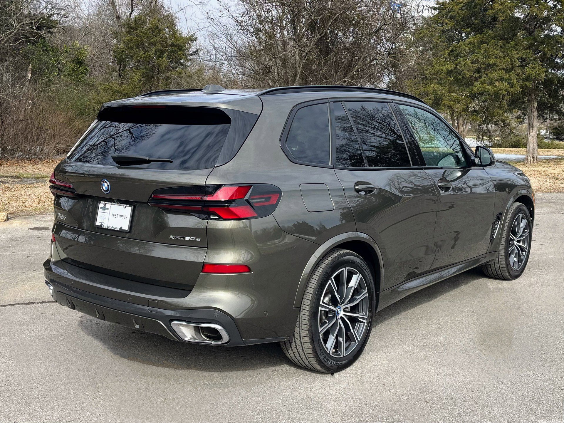 Used 2024 BMW X5 xDrive50e w/ M Sport Package AWD/4WD image 3