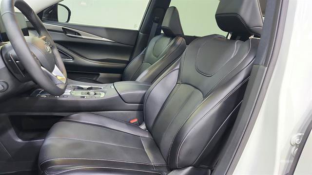 Used 2024 INFINITI QX60 Luxe w/ Vision Package FWD image 11