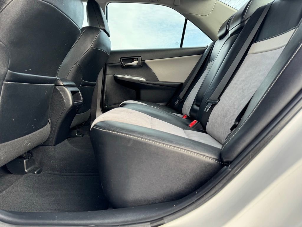 Used 2012 Toyota Camry SE w/ Leather Pkg image 25