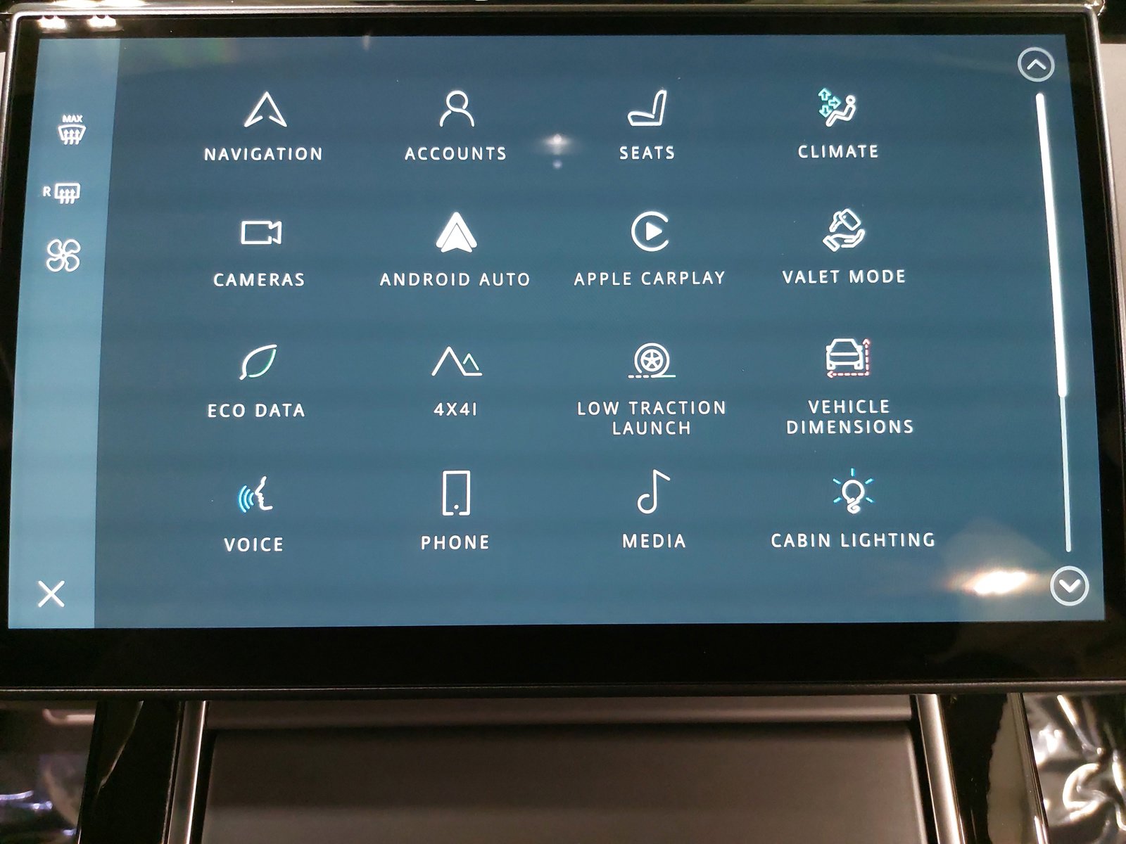 Used 2024 Land Rover Range Rover Velar Dynamic SE image 24