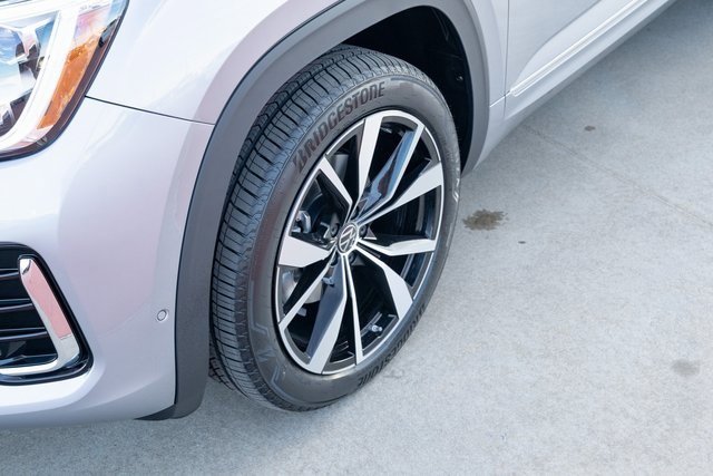 New 2026 Volkswagen Atlas Cross Sport SEL Premium R-Line AWD/4WD image 10