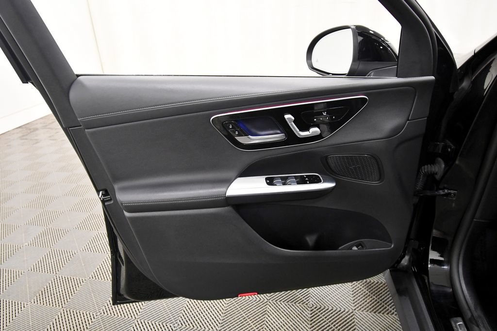 Used 2023 Mercedes-Benz GLC 300 4MATIC image 13