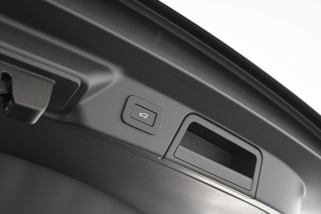 Used 2025 Land Rover Range Rover Velar Dynamic SE image 25