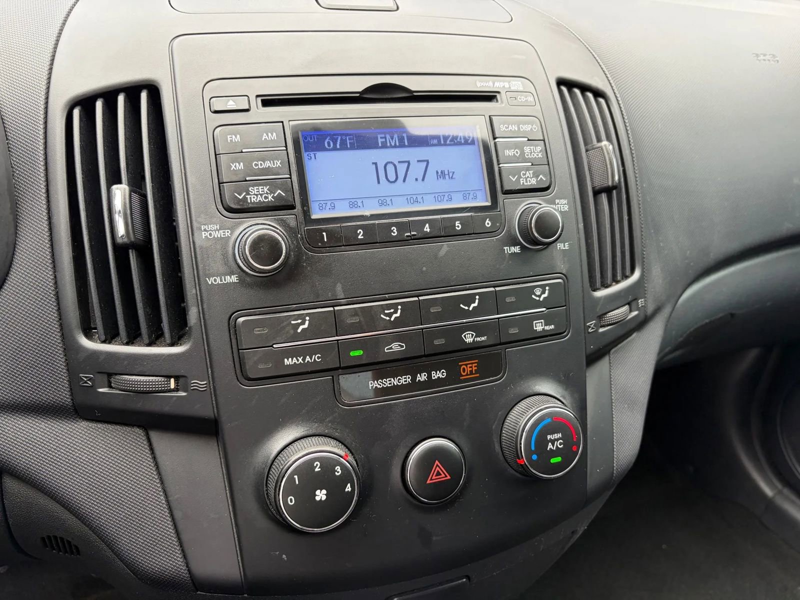 Used 2012 Hyundai Elantra GLS image 11