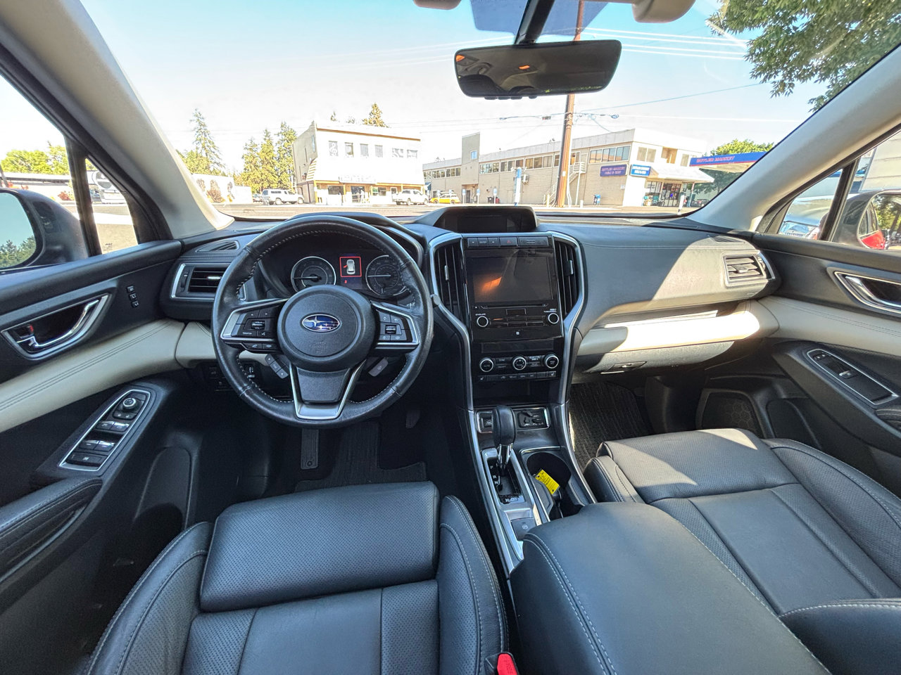 Used 2022 Subaru Ascent Limited image 11