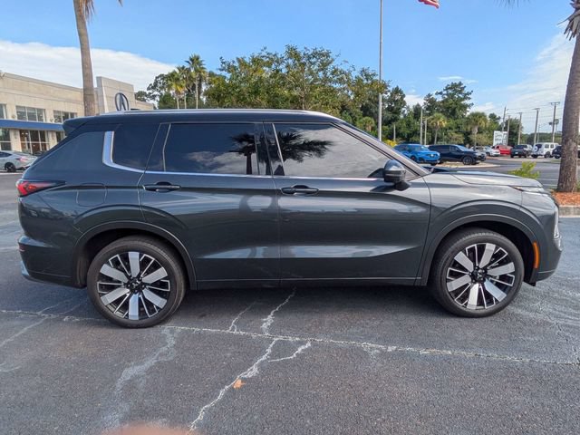 Used 2025 Mitsubishi Outlander SEL FWD image 2