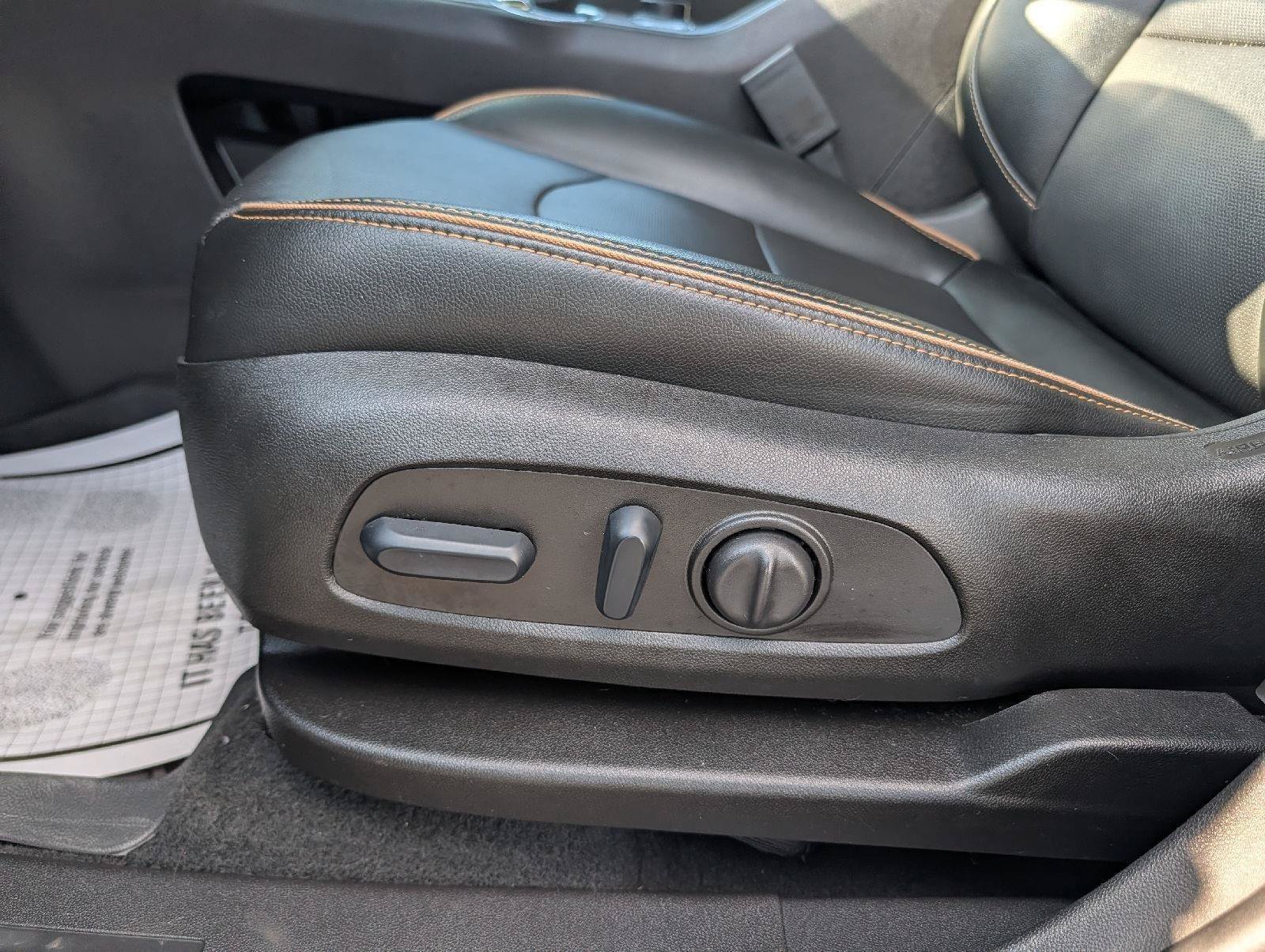 Used 2024 GMC Terrain AT4 w/ LPO, Floor Liner Package AWD/4WD image 8