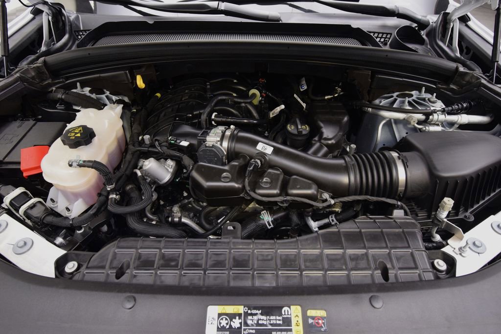 Used 2025 Jeep Grand Cherokee Limited image 31