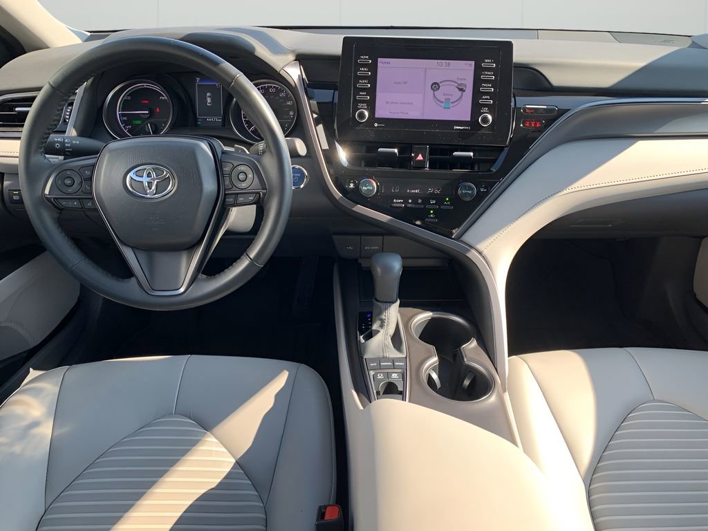 Used 2024 Toyota Camry SE image 15