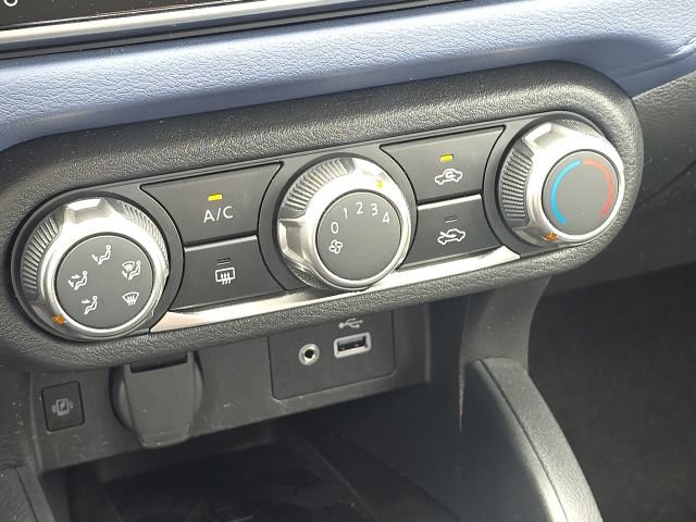 Used 2024 Nissan Versa SV w/ Trunk Package FWD image 27
