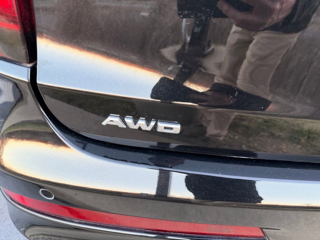 Used 2023 Cadillac XT6 Premium Luxury image 7