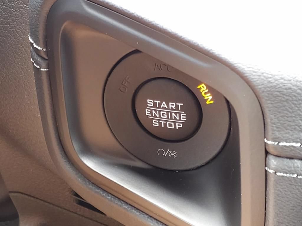 New 2024 Jeep Wrangler Unlimited Sahara w/ Technology Group AWD/4WD image 11