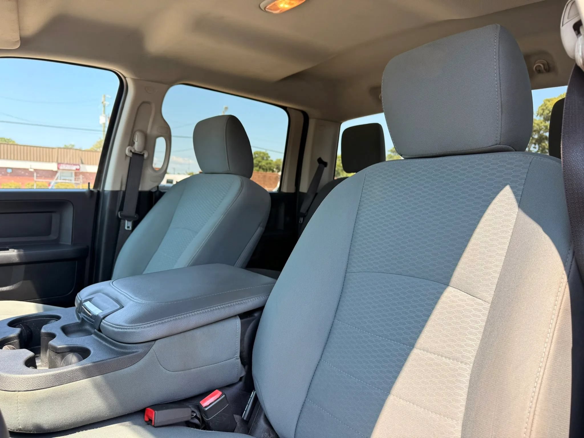 Used 2015 RAM 2500 Tradesman w/ Chrome Appearance Group AWD/4WD image 14