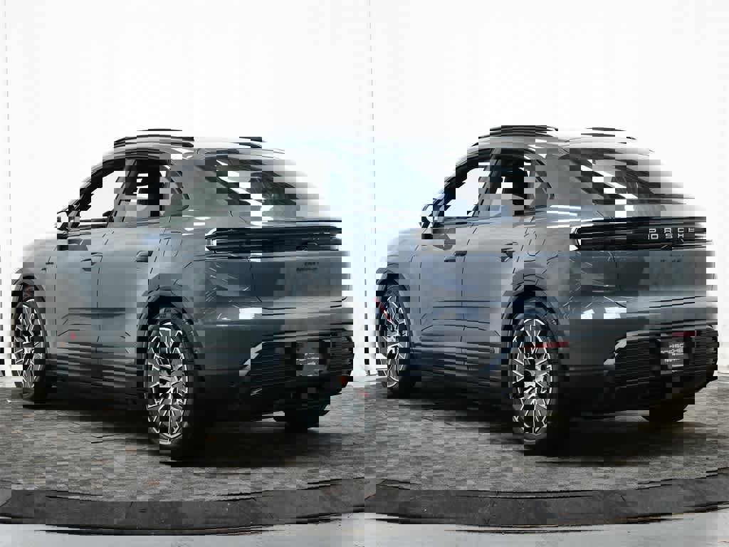 New 2025 Porsche Macan 4S Electric image 3